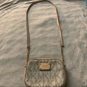 Cross body MK purse
